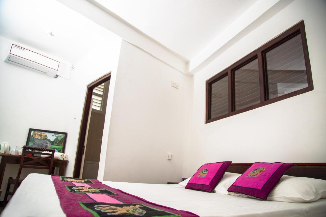 D Family Resort Anuradhapura Eksteriør billede