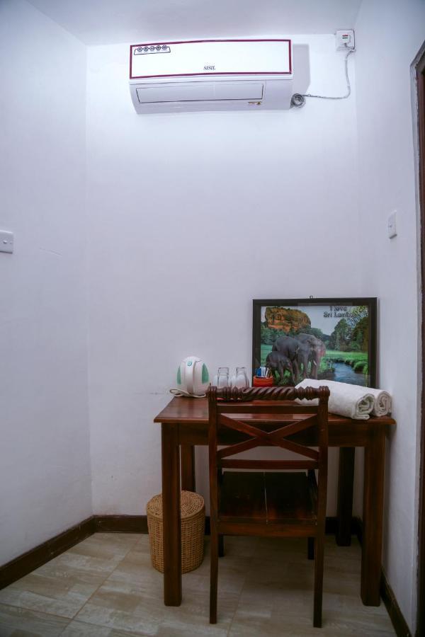D Family Resort Anuradhapura Eksteriør billede