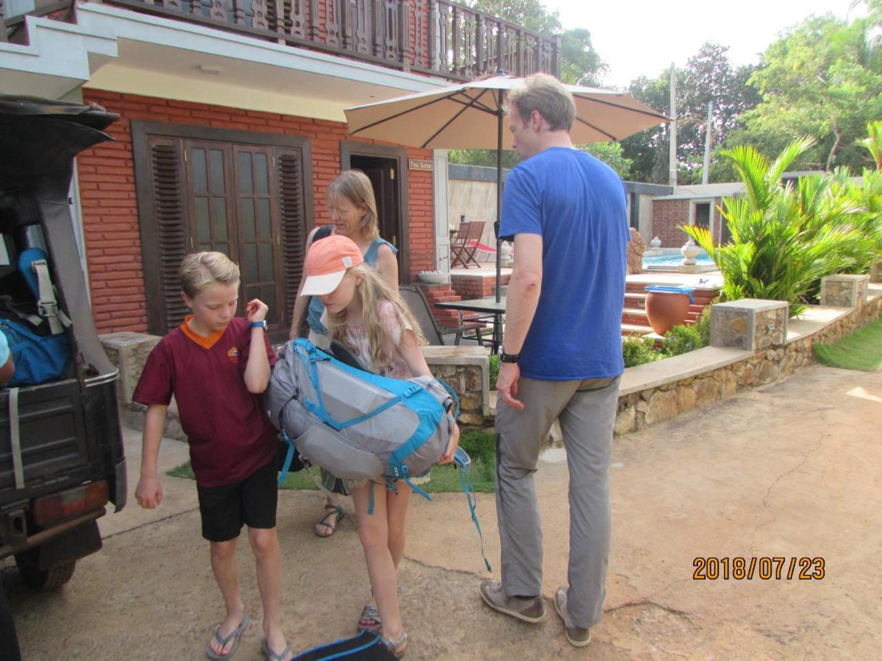 D Family Resort Anuradhapura Eksteriør billede