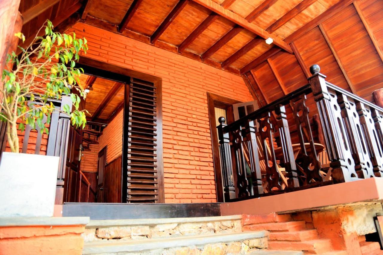 D Family Resort Anuradhapura Eksteriør billede