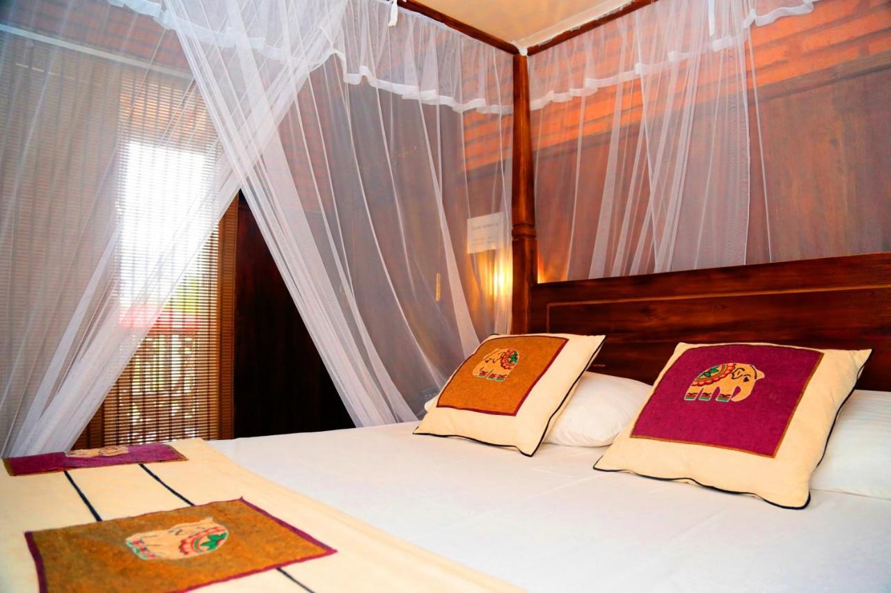 D Family Resort Anuradhapura Eksteriør billede